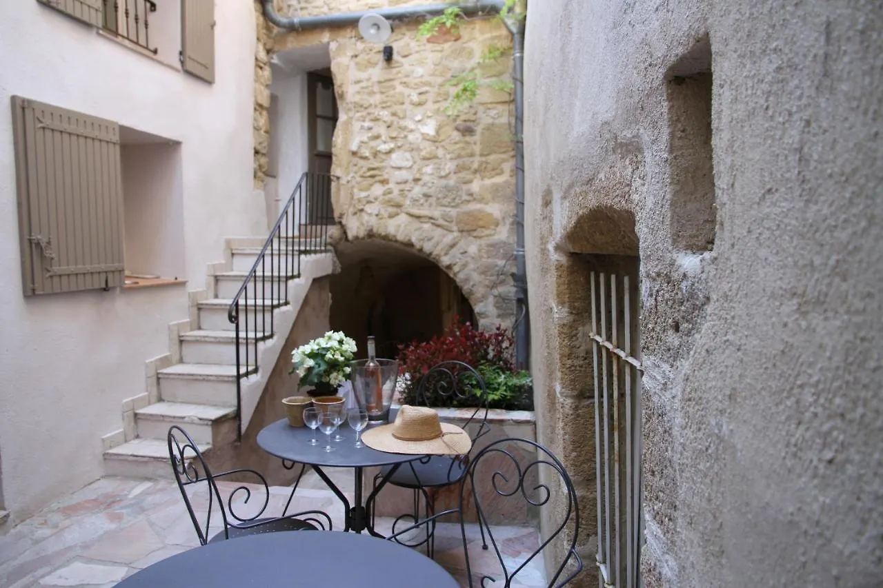 Le Passage Apartment Lourmarin 0*,